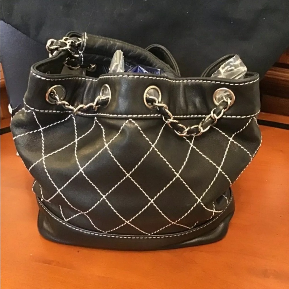 Chanel Bucket Bag - Picture 5 of 11